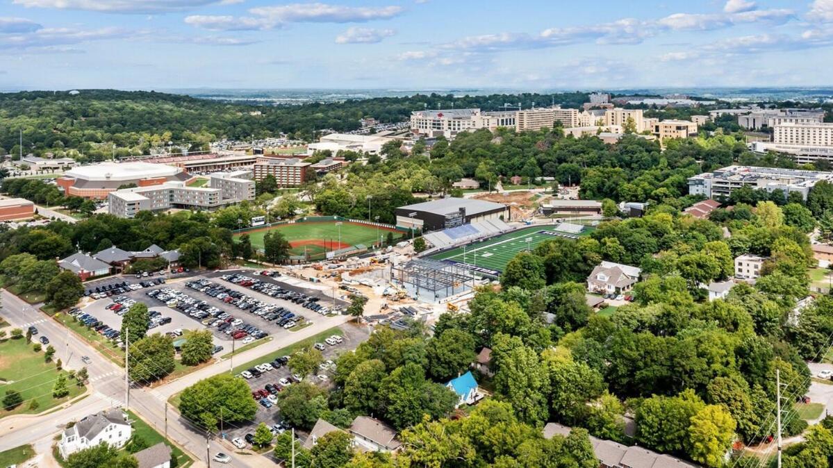 The Tailgater Walkable To U Of A Villa Fayetteville Exterior photo